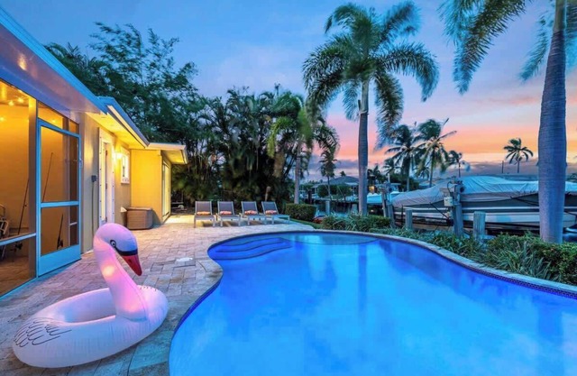 Pompano Beach Hacienda - Linda casa asequible frente al mar con piscina y muelle