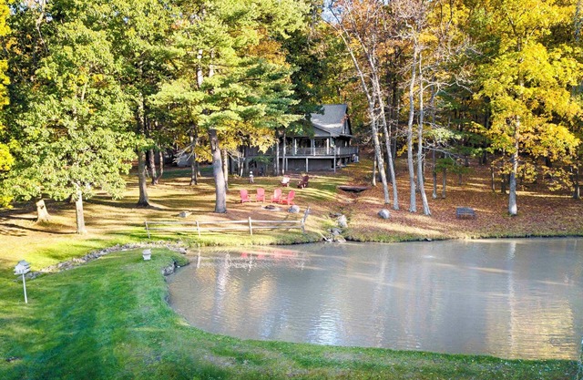 Pond Cottage: "Private Pond + Pet Friendly + Close to Wineries!"