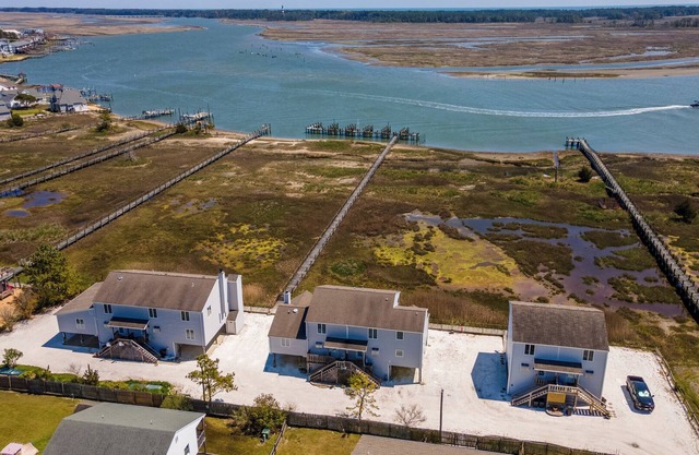 Pony Swim Crossing - Gorgeous Water Views!