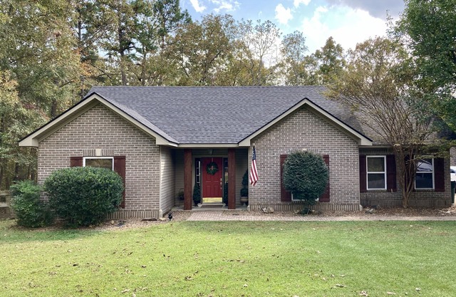 POOL, 5 bed 2bath in Diamondhead Resort, hot tub, golf course, pet friendly!