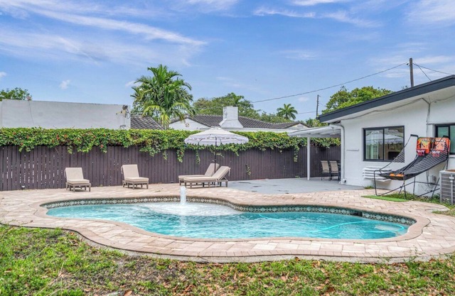 POOL & BBQ with the family