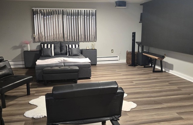 Pool & Jacuzzi Escape near Boston, Salem & Marketstreet Lynnfield