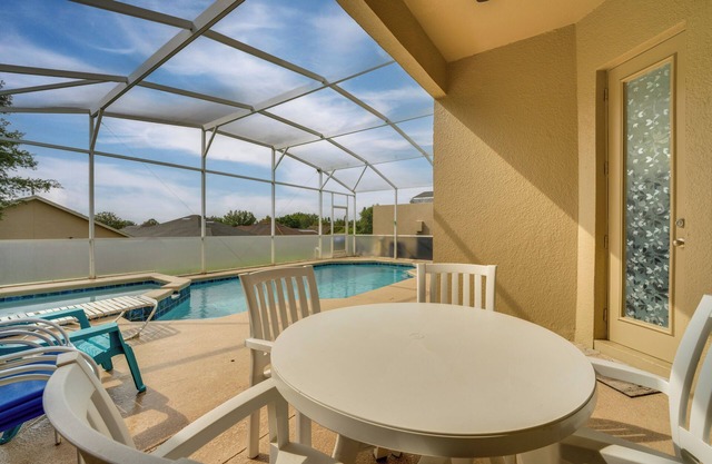 Pool & Lanai: Davenport Home 12 Mi to Disney