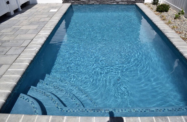 PISCINA .... PISCINA .... PISCINA !!!! Nuevo Tom Welsh Townhome en la calle 50 bloquear