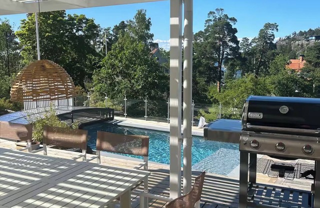 Pool villa in a stunning archipelago setting with magical sunsets in the summer