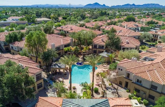 Poolside 3BR Condo - Mt Views - Luxury Community