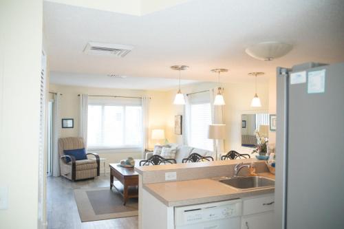 Port O' Call D101 - Beach & Pool Lovers Dream! 1st Floor!