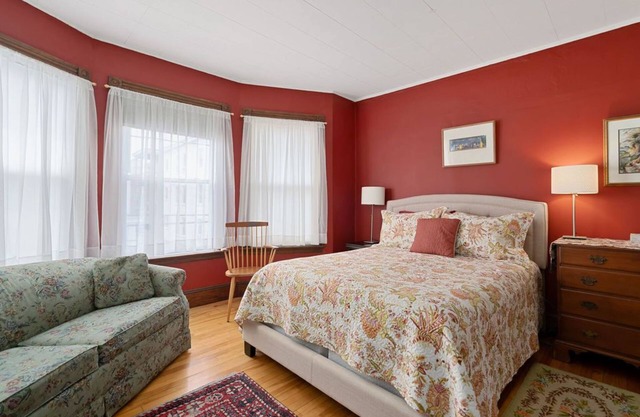 Habitación de B & B en Portland, a pasos de Eastern Prom y de la playa, ¡y cerca de la ciudad también!