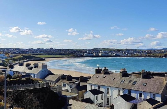 Portrush Penthouse Stunning Harbour & Atlantic Views