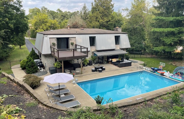 Posh Pittsburgh - Portal to Peace