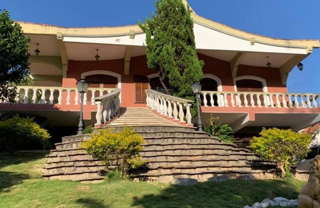 “Postcard” House (In front of Javary Lake)