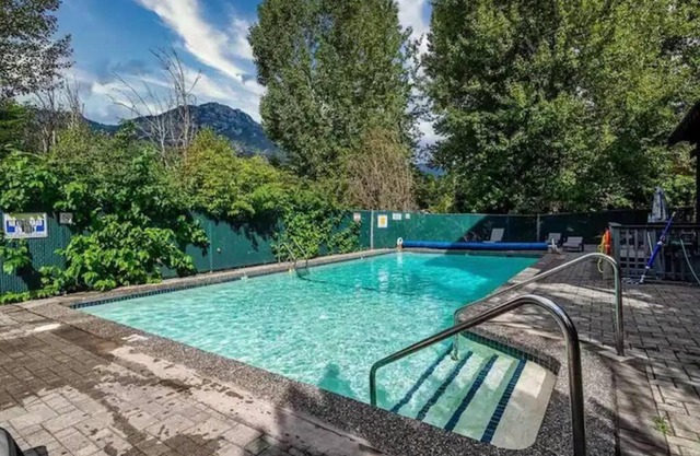 Powder & Pines Boutique Apartment