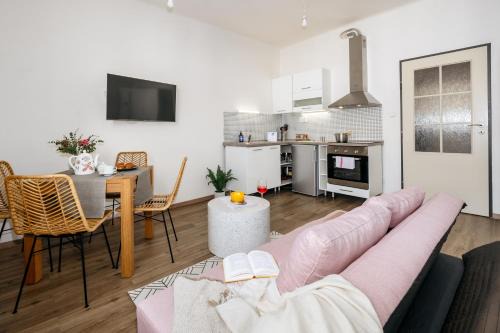 Prague Days - Open-Plan Studio - Close to Vyšehrad Castle