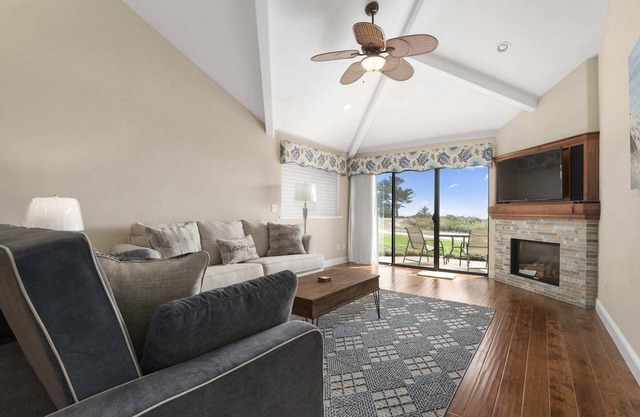 Premium Ocean Front Villa at Seascape!