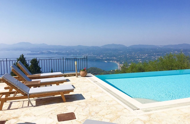 Villas de prestigio | ESPARTILAS | Villa aislada 15-20 minutos a pie de Taverna