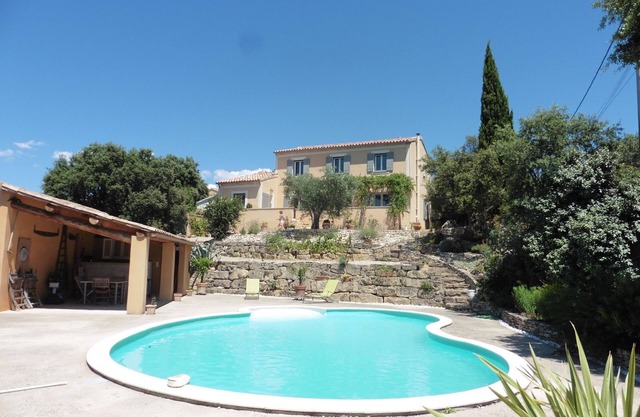 Espaciosa casa de vacaciones con piscina privada