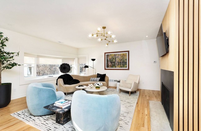 PRIDE ROCK Luxury Retreat