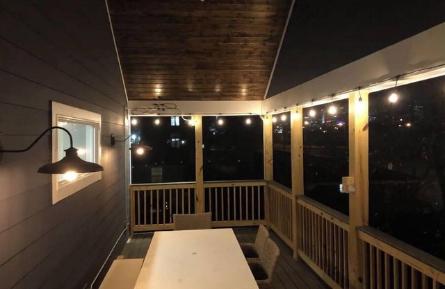 PRIME LOCATION East Nashville Carriage House