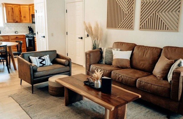 Prime Location-Steps from Route 66