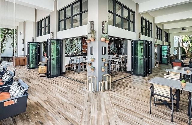 Prime Waterfront Hotel in Key Largo! Beach Access, Outdoor Pool, Pets Allowed!