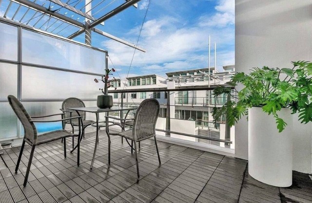 Princess Wharf w/ Balcony