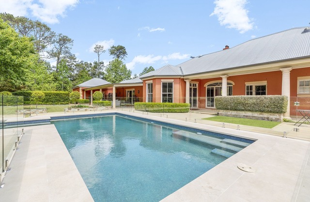 CHANTICLEER GARDENS FOUNTAIN APARTMENT