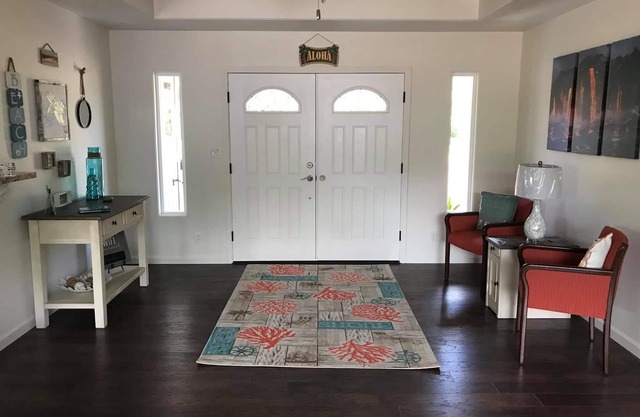 Nueva casa de vacaciones hawaiana, aire acondicionado, cerca del océano y volcanes.