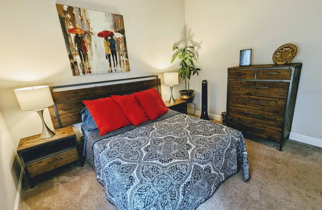 Private apartment style suite. Close to National Parks.