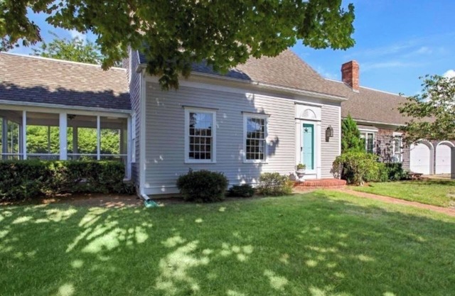 Private Beach, Beautiful Neighborhood, Well-Behaved Pet Friendly