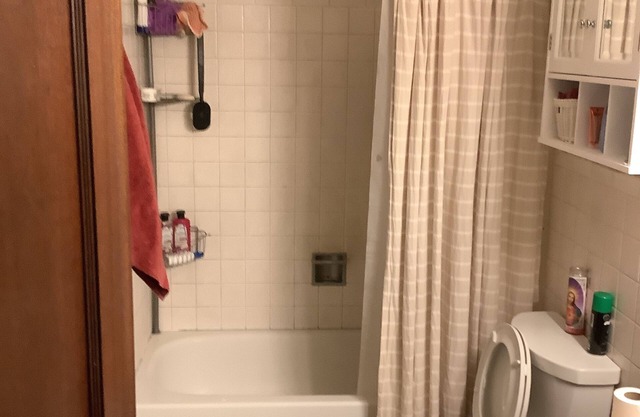 PRIVATE BEACH, SEAFOOD, AND CAMPFIRE! Awesome location!