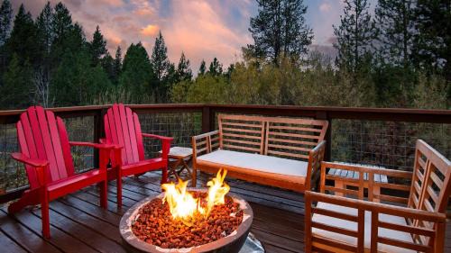 Private Boat Ramp Access Hot Tub Fire Pit Deck River Meadows by AvantStay