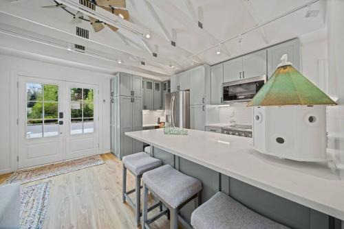 Private Cottage on Annie