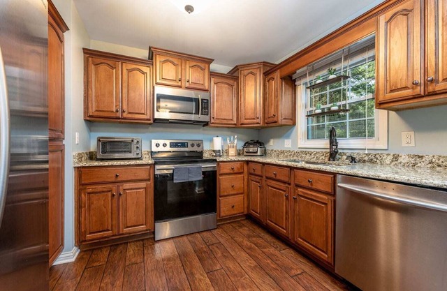 Private Escape Full Kitchen, King Bed, Queen Bed, Laundry, Close to Nashville