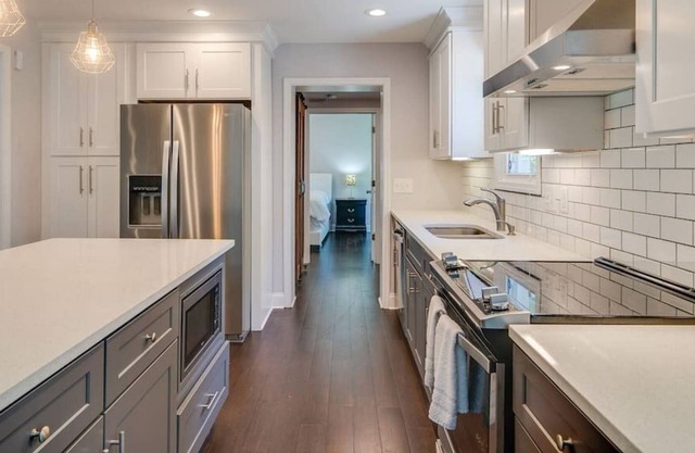 Private Home 6miles to downtown 4 miles to airport