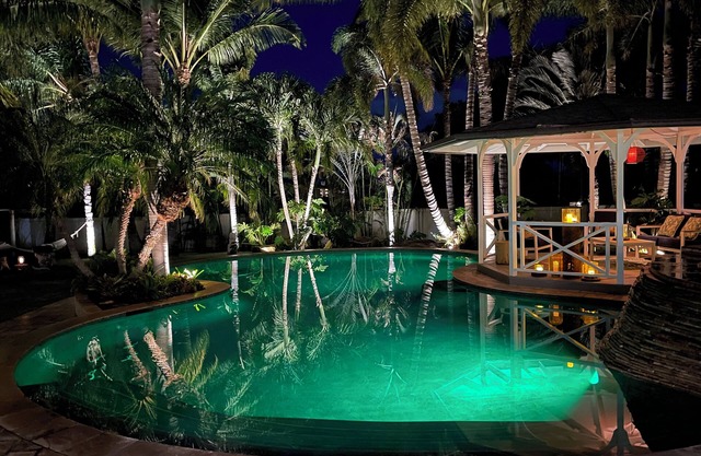 Kihei Oasis! Permitida casa privada! 1/2 acre! Piscina climatizada de 40,000 galones!
