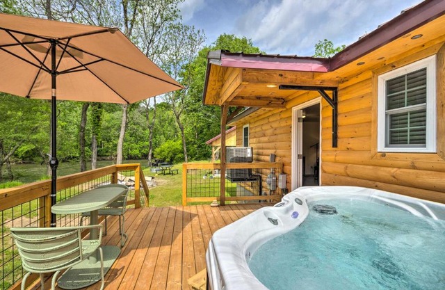 Private Hot Tub Tuckasegee River Couples Escape