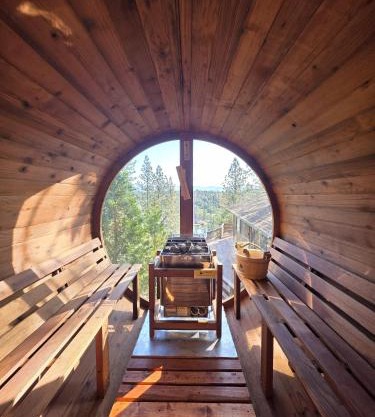 Private Lakeview Yosemite Full House El Capitan with Panoramic Sauna, Seasonal HotTub, WiFi