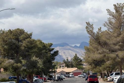 Private Mountain View Studio