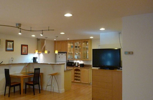 Estudio privado muy bien decorado
