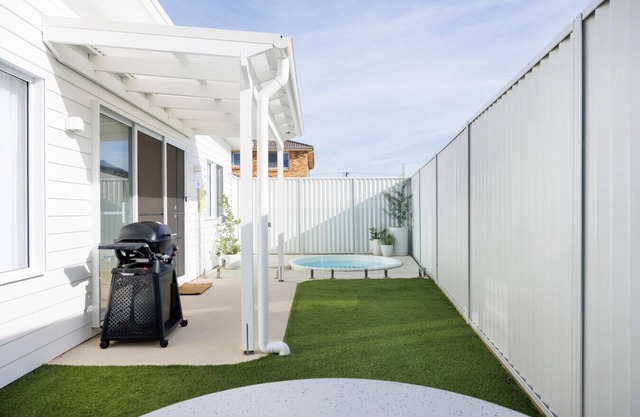 Private Plunge Pool + Walk to Birubi