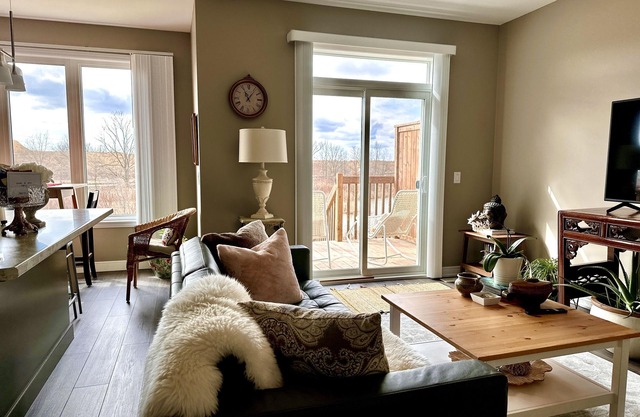 Private Pondside Getaway in the Heart of Niagara