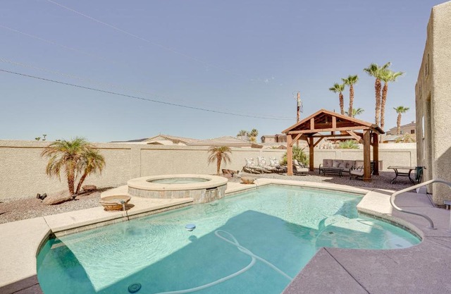 Private Pool and Hot Tub Lake Havasu City Gem!