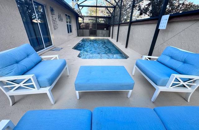 private pool home centrally located near disney, malls and supermarkets