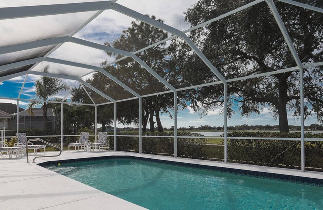 Altamente deseado 3 habitaciones + Den, casa de la piscina en Palmetto: Regency Oaks 01