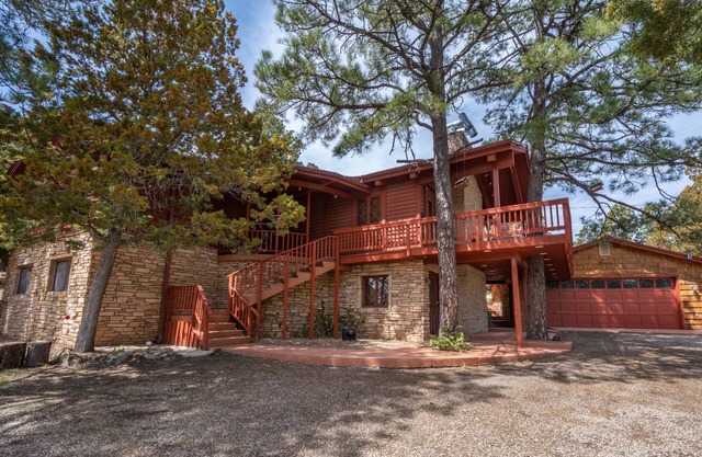 Elk’s Red Cabin