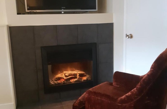 Private Quiet Bed & Breakfast 2Bath 3Bdrm 1200sqft 4TV's Big Place