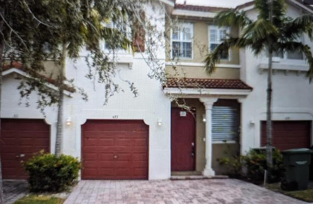 Private Residence Portofino Queen bedroom