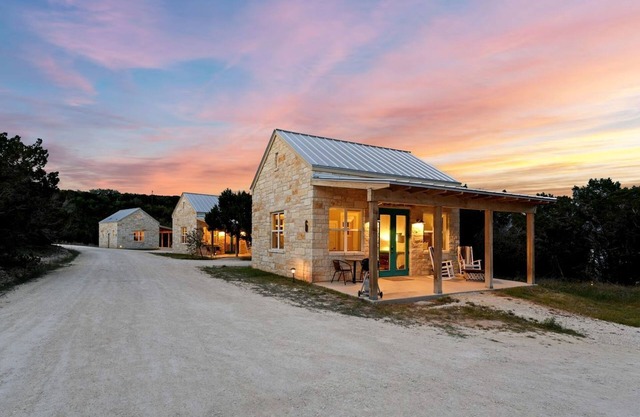 Private Romantic Cottage for an Unforgettable Couples Retreat to Texas Hill Country near Dripping Springs, Texas