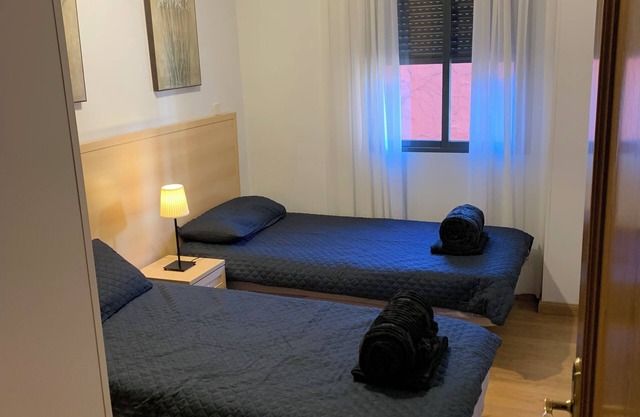 Habitación privada en Madrid!. Disfruta de la sencillez y comodidad !!