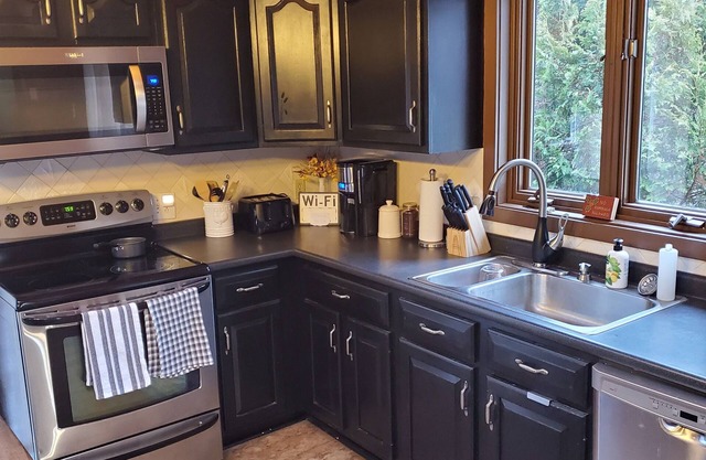 Private Rustic Chalet 5 min from Okemo Mountain